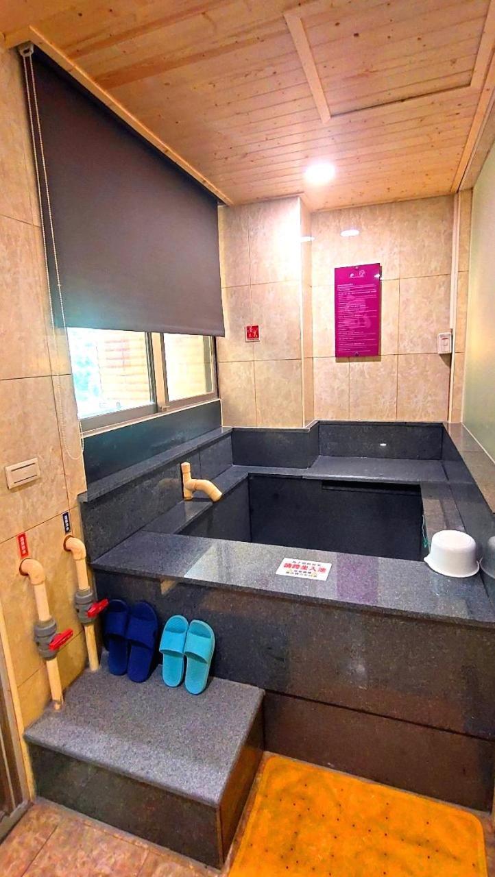 Jin Yong Quan Spa Hotspring Resort Wanli Extérieur photo